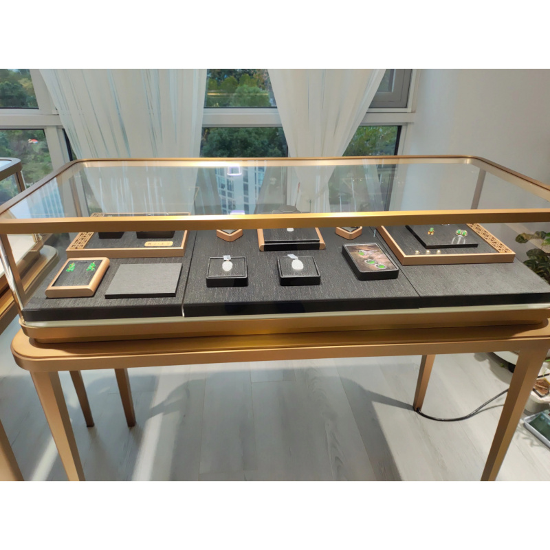 custom.Luxury High-End Custom  - Furniture Lighting & Decor Magazine recension och pris