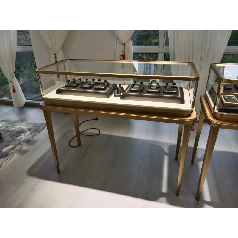 custom.Luxury High-End Custom  - Furniture Lighting & Decor Magazine recension och pris
