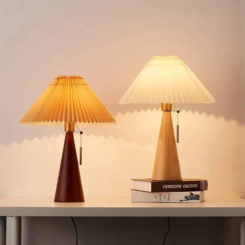 Retro Pleated Table Lamp Nordi - Decor Lighting Lamps recension och pris