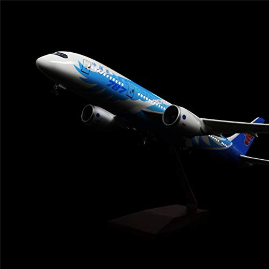 18 1:130 Airplane Model for Ho - Office Lighting Decor recension och pris
